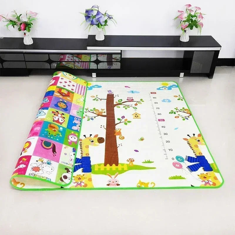 Baby Bubble thick 1cm EPE safety crawling mat with colorful soft surface, ideal for baby play and tummy time on smooth flooring.