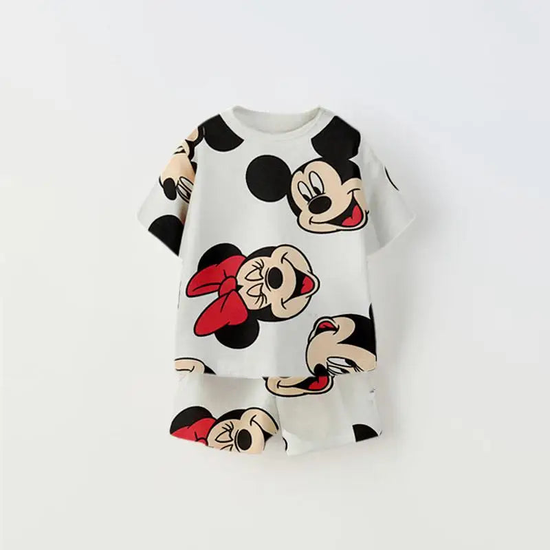 Baby Bubble Donald Duck cartoon print T-shirt and shorts set featuring colorful Donald Duck design on fabric.